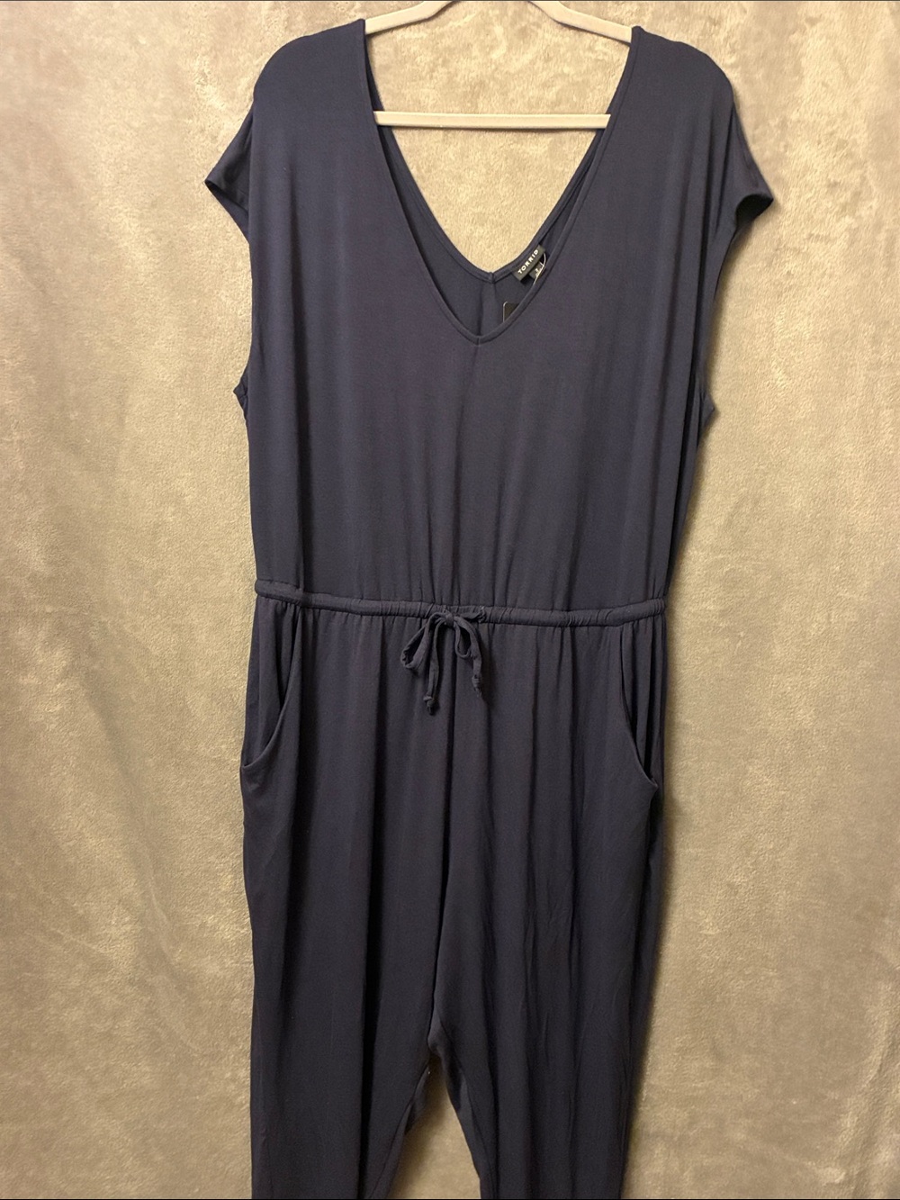 Torrid. Navy V-Neck Cap Sleeve Jumpsuit with drawstring. 2X. EUC